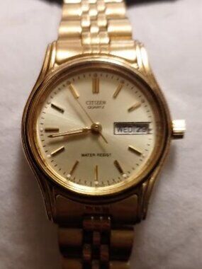 WOMENS CITIZEN GOLD TONE QUARTZ WATCH